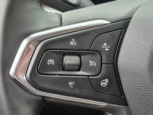 Used 2025 Chevrolet Trax LT w/ LT Convenience Package image 23