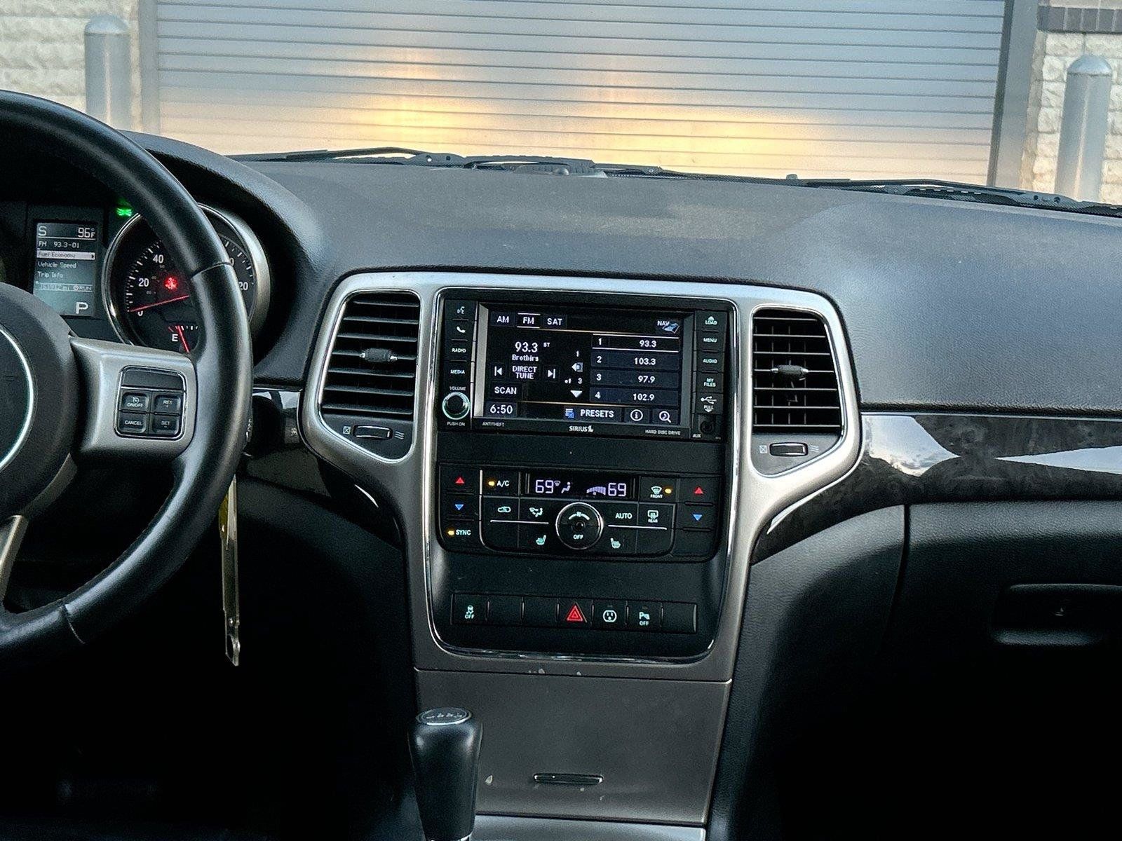 Used 2013 Jeep Grand Cherokee Laredo AWD/4WD image 20