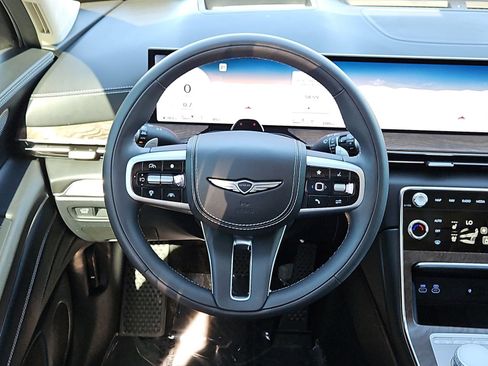 Certified 2025 Genesis GV80 3.5T Prestige AWD/4WD image 19