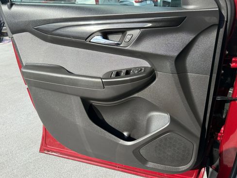 Used 2025 Chevrolet TrailBlazer LT image 20