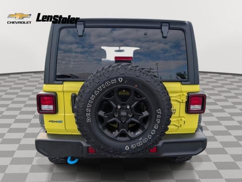 Used 2023 Jeep Wrangler Unlimited w/ Cold Weather Group AWD/4WD image 4
