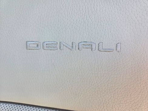 Used 2022 GMC Yukon Denali AWD/4WD image 14