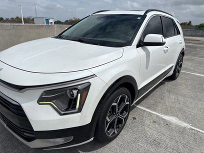 Used 2023 Kia Niro EX Touring