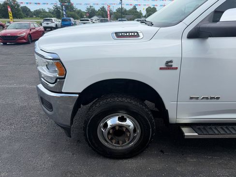 Used 2022 RAM 3500 Tradesman w/ Chrome Appearance Group AWD/4WD image 10