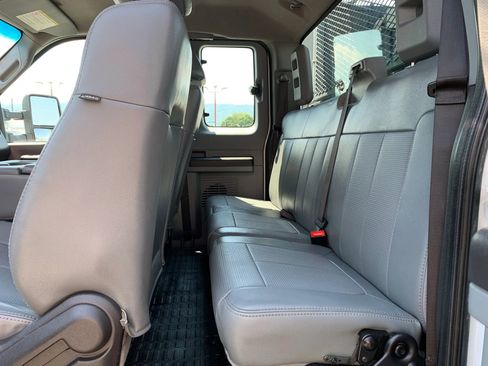 Used 2011 Ford F550 4x4 SuperCab Super Duty w/ PWR Equipment Group image 25