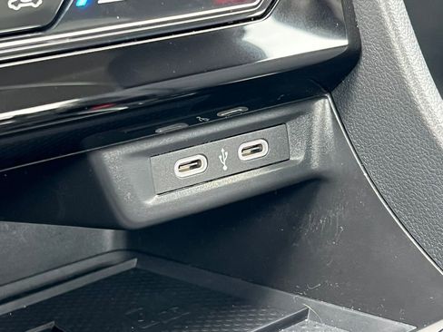 Used 2025 Volkswagen Jetta SEL image 28