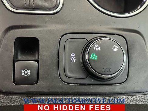 Used 2019 Chevrolet Traverse LT image 33