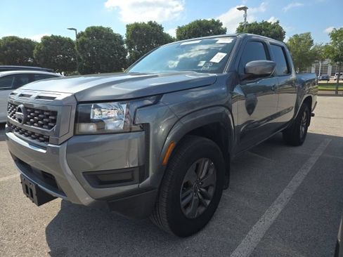 Used 2025 Nissan Frontier SV RWD image 3