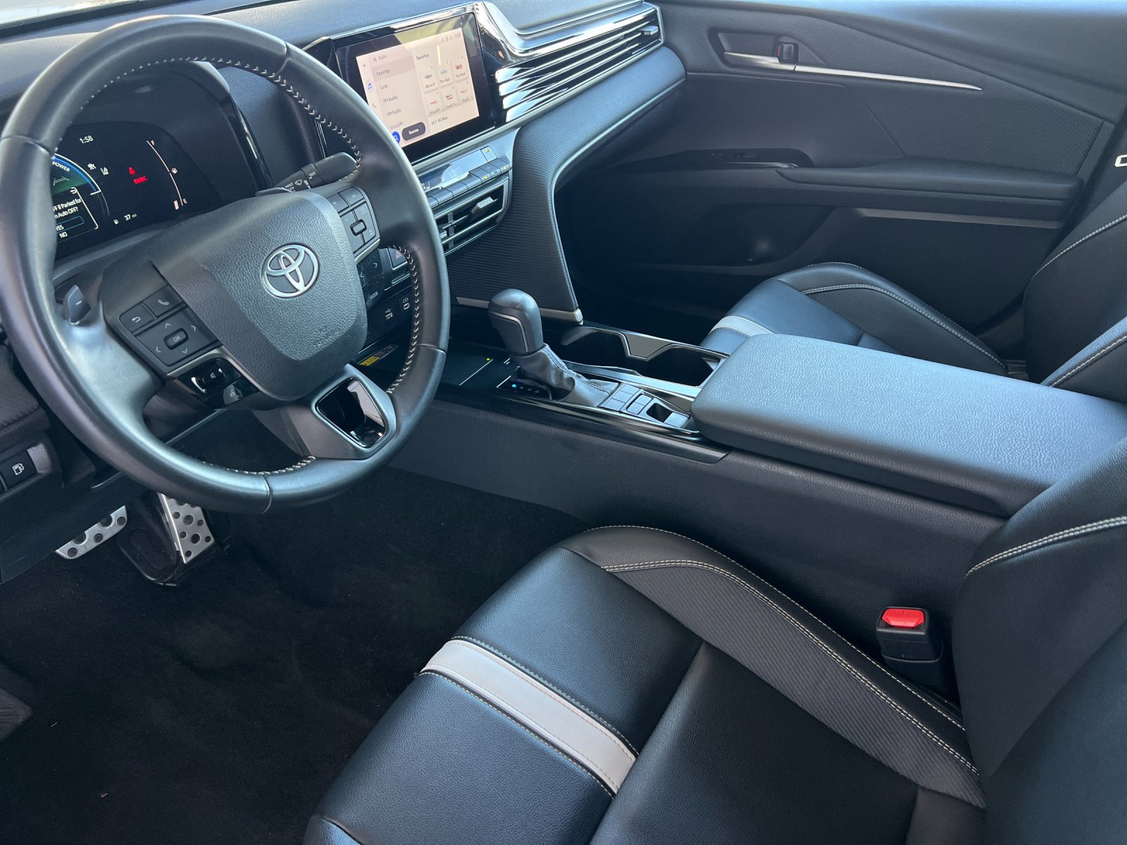 Used 2025 Toyota Camry SE FWD image 10