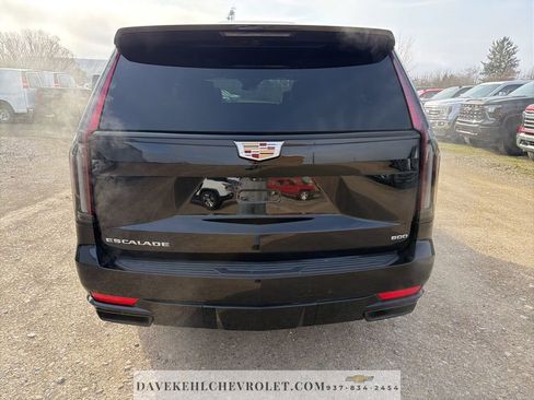 Used 2022 Cadillac Escalade ESV Sport w/ Touring Package image 5