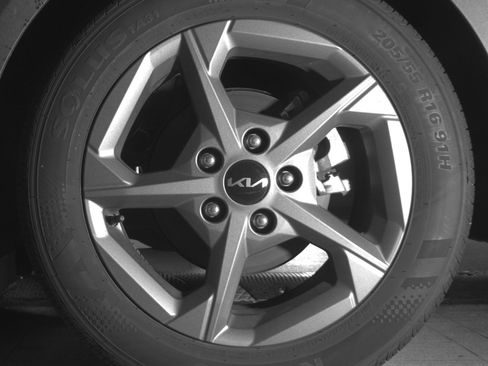 Used 2025 Kia K4 FWD image 14