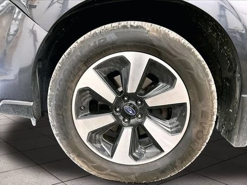 Used 2018 Subaru Forester 2.5i Limited AWD/4WD image 9