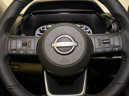 New 2025 Nissan Pathfinder SV image 21