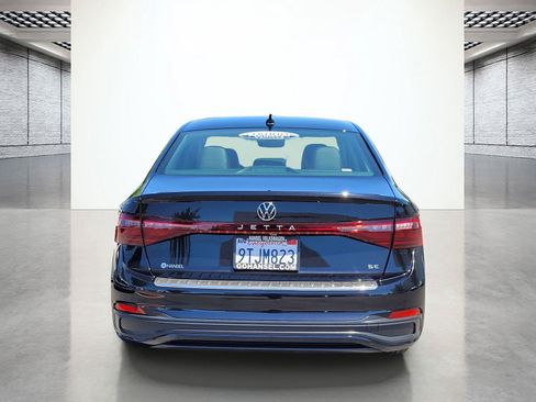 Used 2025 Volkswagen Jetta SE w/ Sunroof Package FWD image 8