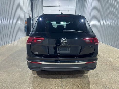Used 2022 Volkswagen Tiguan S image 6