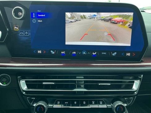 Used 2026 Chevrolet Traverse Z71 w/ LPO, Floor Liner Package AWD/4WD image 23