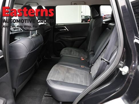 Used 2024 Mitsubishi Outlander SE AWD/4WD image 19