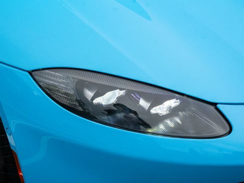 Used 2019 Aston Martin V8 Vantage Coupe RWD image 8