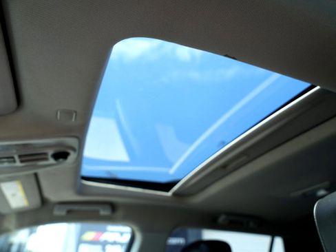 Used 2017 GMC Terrain SLT w/ Open Road Package image 15