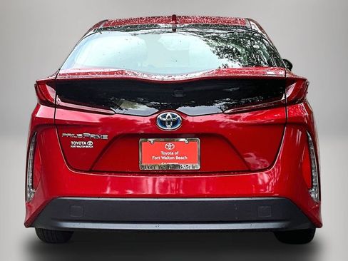 Used 2021 Toyota Prius Prime LE FWD image 6