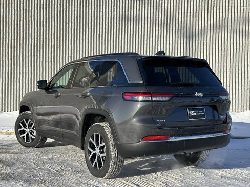 New 2025 Jeep Grand Cherokee Limited image 3