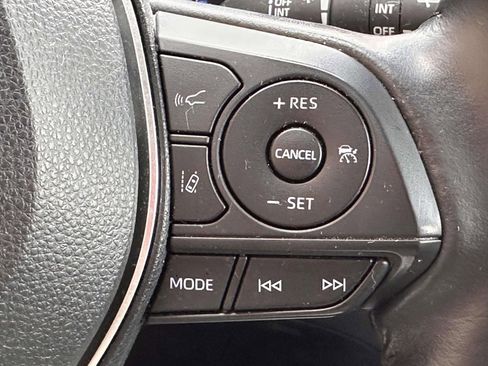 Used 2022 Toyota Corolla Cross LE image 24