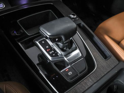 Used 2022 Audi Q5 2.0T Premium w/ Convenience Package image 33