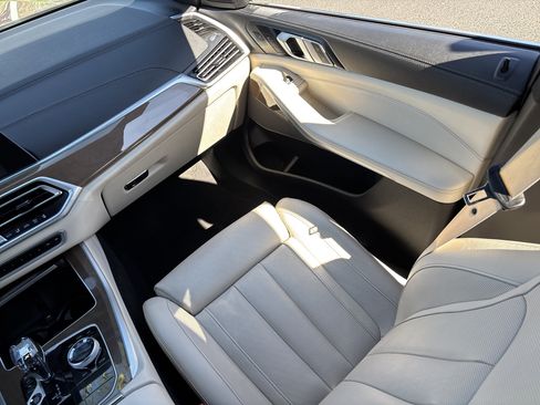 Used 2020 BMW X5 xDrive40i w/ Premium Package image 15