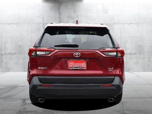 Used 2025 Toyota RAV4 XLE AWD/4WD image 6
