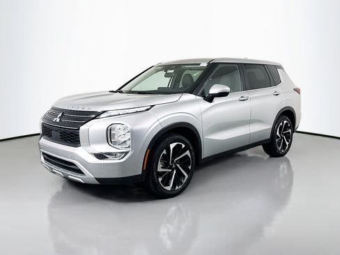 Used 2024 Mitsubishi Outlander SE FWD image 4