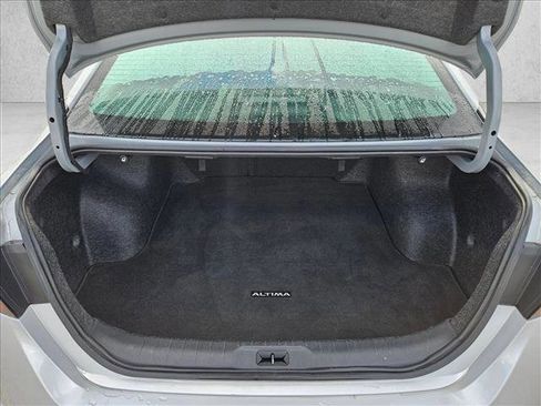 Used 2024 Nissan Altima 2.5 SV image 6