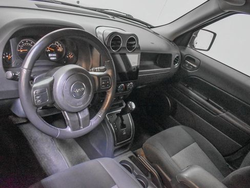 Used 2016 Jeep Patriot Latitude image 16