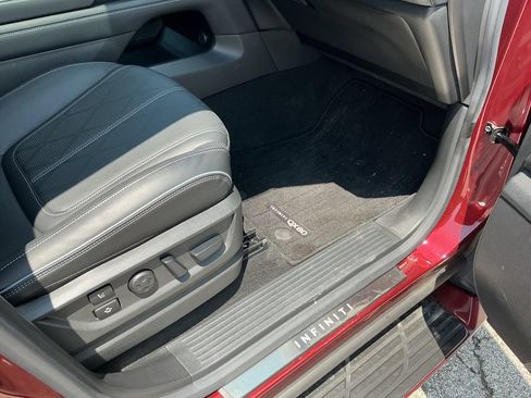 Used 2025 INFINITI QX80 Sensory AWD/4WD image 16