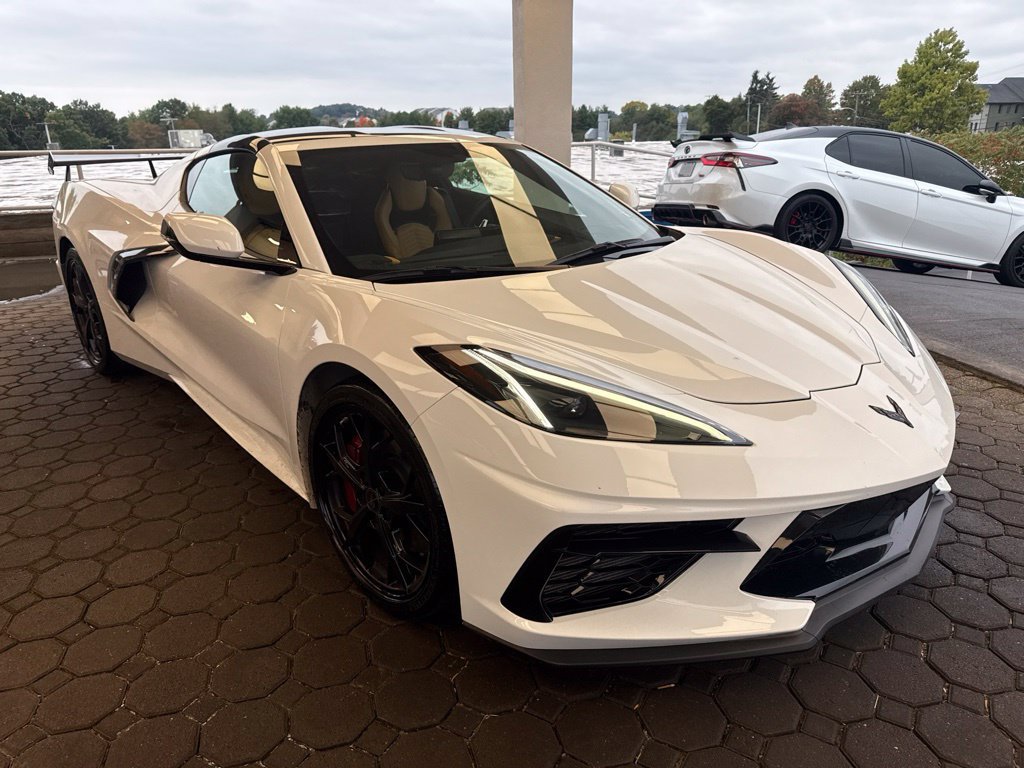 Used 2020 Chevrolet Corvette Stingray Preferred Cpe w/ 2LT Preferred Equipment Group RWD image 4