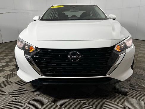 Used 2025 Nissan Sentra SV w/ All-Weather Package FWD image 3