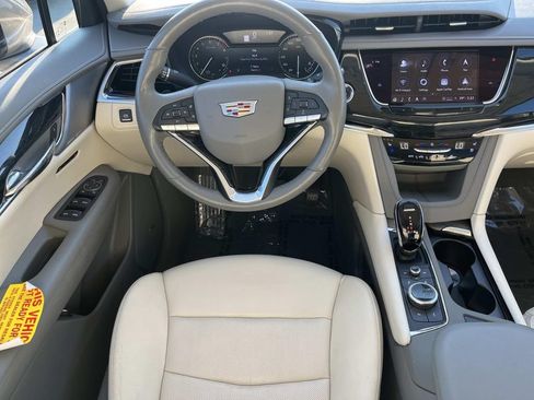 Used 2022 Cadillac XT6 Premium Luxury FWD image 13