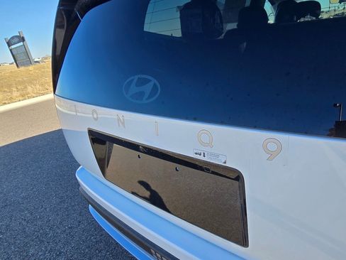 New 2026 Hyundai Ioniq 9 SE image 11