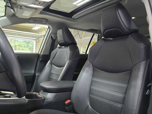 Used 2022 Toyota RAV4 Limited image 21