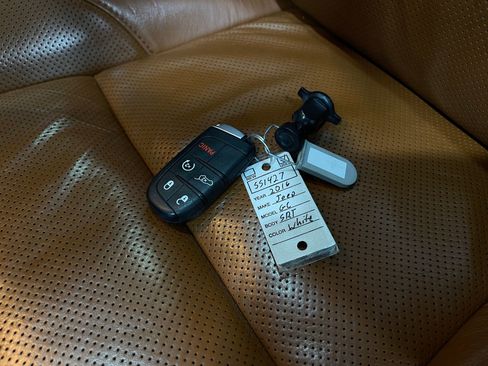 Used 2016 Jeep Grand Cherokee SRT image 37