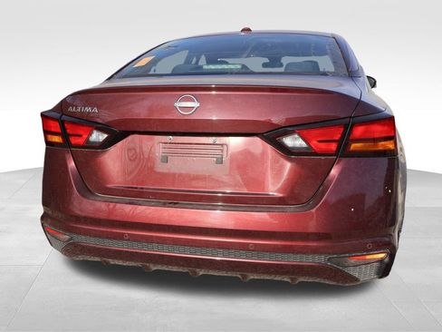 Used 2025 Nissan Altima 2.5 SV image 11