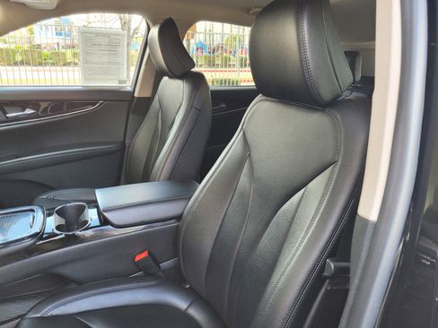 Used 2023 Lincoln Nautilus FWD w/ Premium Package image 22