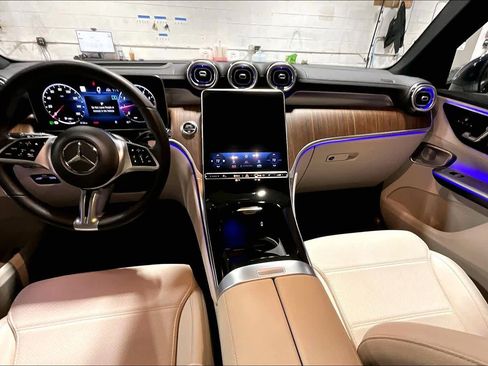 Used 2023 Mercedes-Benz GLC 300 4MATIC image 16