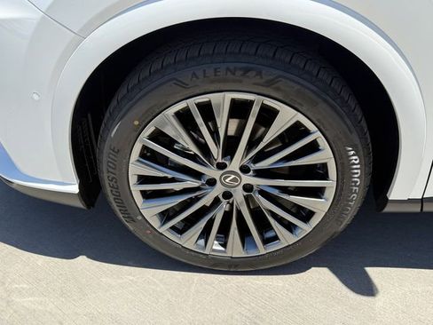 New 2026 Lexus RX 450h AWD image 10