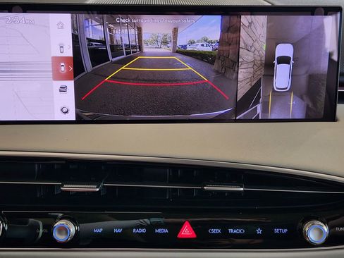 New 2026 Genesis GV70 2.5T Advanced AWD/4WD image 12