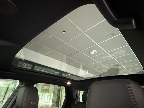 New 2026 Land Rover Discovery Sport Landmark AWD/4WD image 13