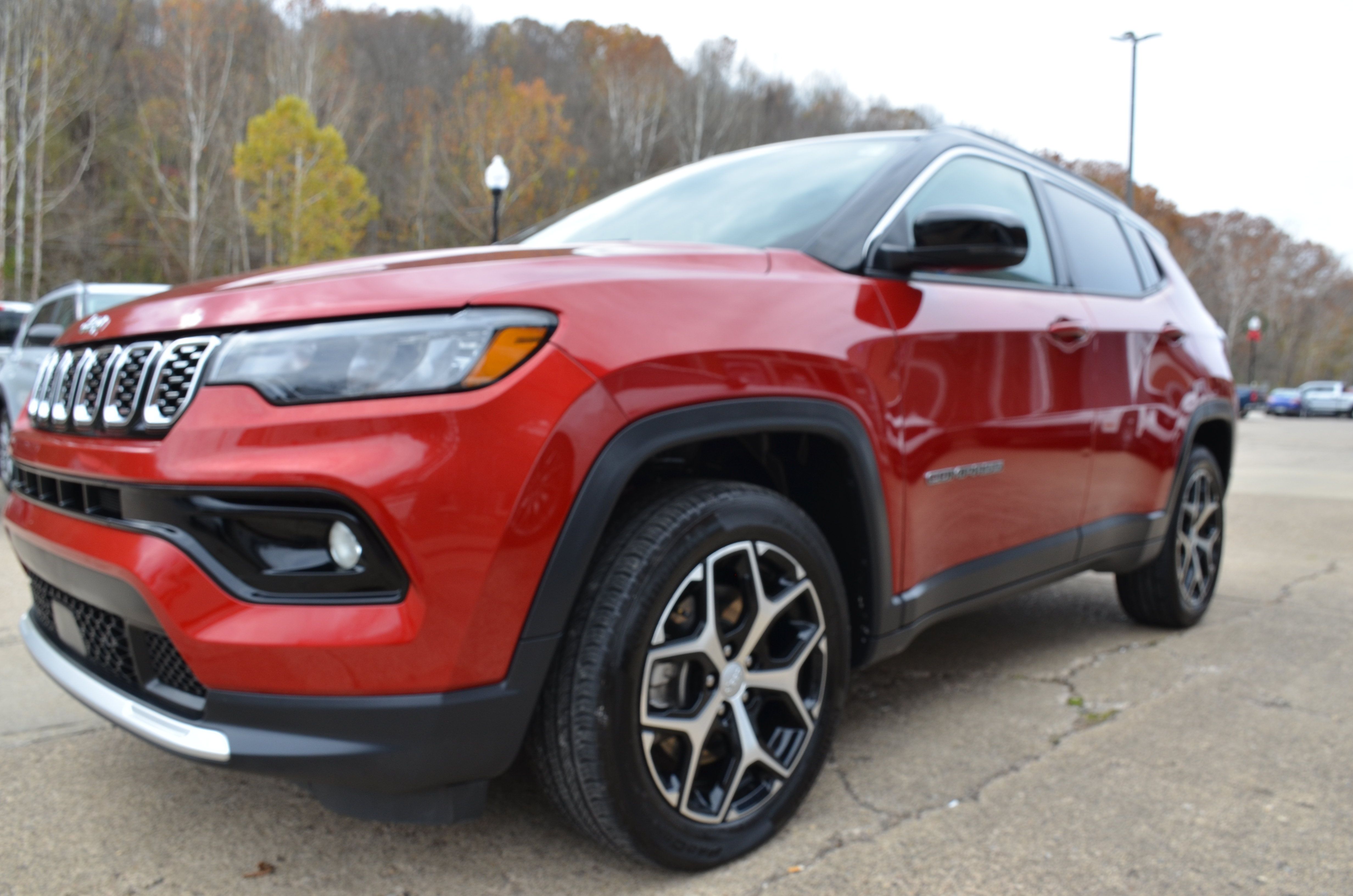 Used 2024 Jeep Compass Limited AWD/4WD image 3