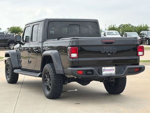 Used 2025 Jeep Gladiator Sport AWD/4WD image 5