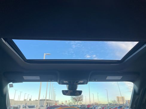 Used 2020 Chevrolet Silverado 1500 High Country w/ Technology Package image 18