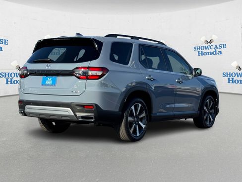 Used 2024 Honda Pilot Touring image 8