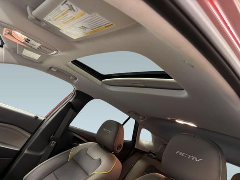 Used 2024 Chevrolet Trax ACTIV w/ Sunroof Package FWD image 23